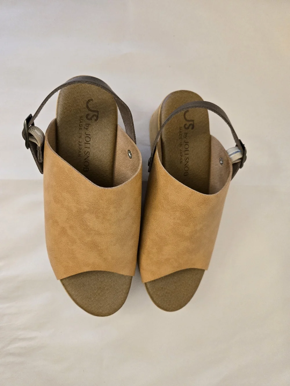 Joli Snob Womens Wedge Sandel Sz 8W Tan Faux Leather Adj Back Strap Summer